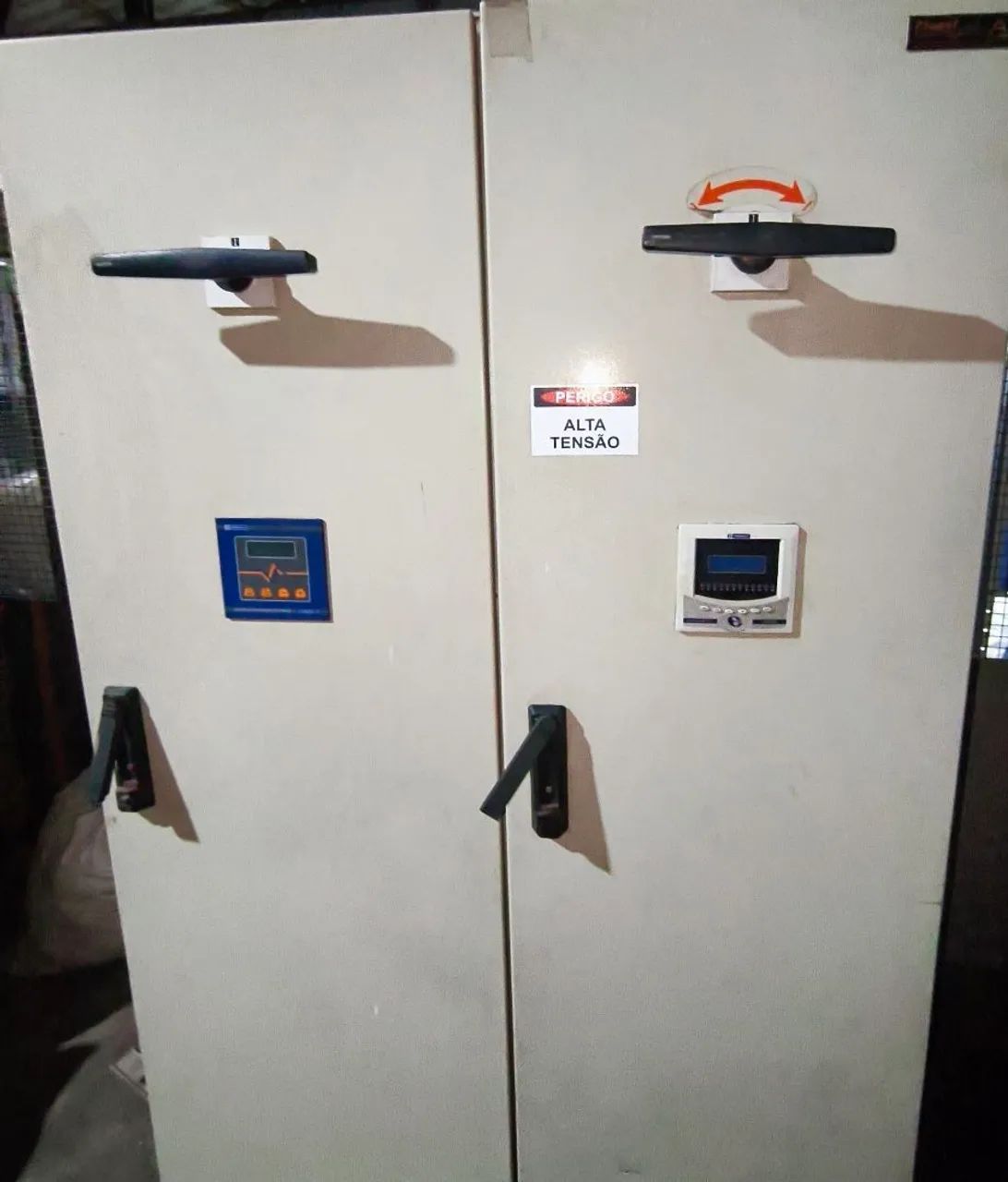 Banco de Capacitores Automático WEG 220V - Armário Duplo - Foto 4