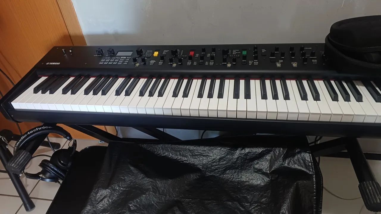 Yamaha CP 73 - Foto 2