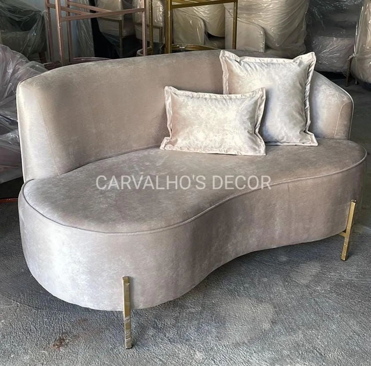 Sofá de LUXO modelo orgânico (com base de metal)  - Foto 2