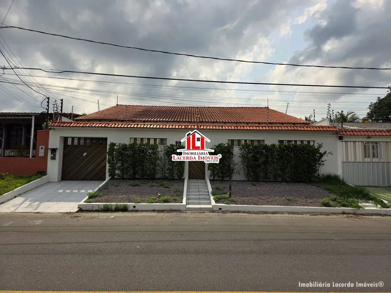 CASA NO CONJUNTO TIRADENTES - CASA 4 QUARTOS SENDO 2 SUÍTES, ESCRITÓRIO, PISCINA E ESPAÇO  - Foto 2
