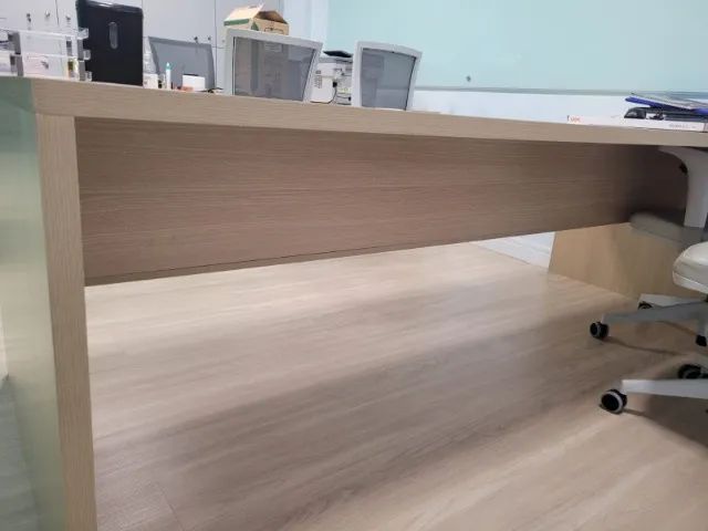 MESA EM MARCENARIA COM CAIXA DE TOMADA EMBUTIDA 2,4 x 1 ( - Foto 2