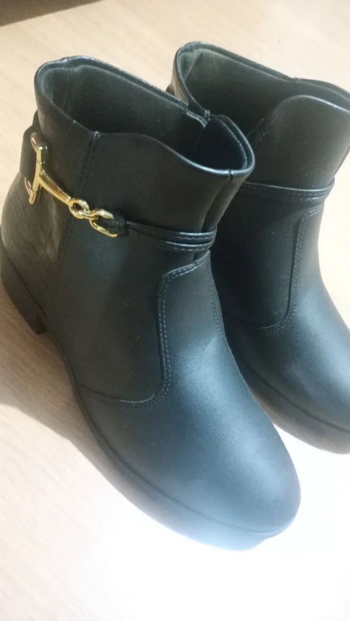 Bota cano curto Beira Rio 