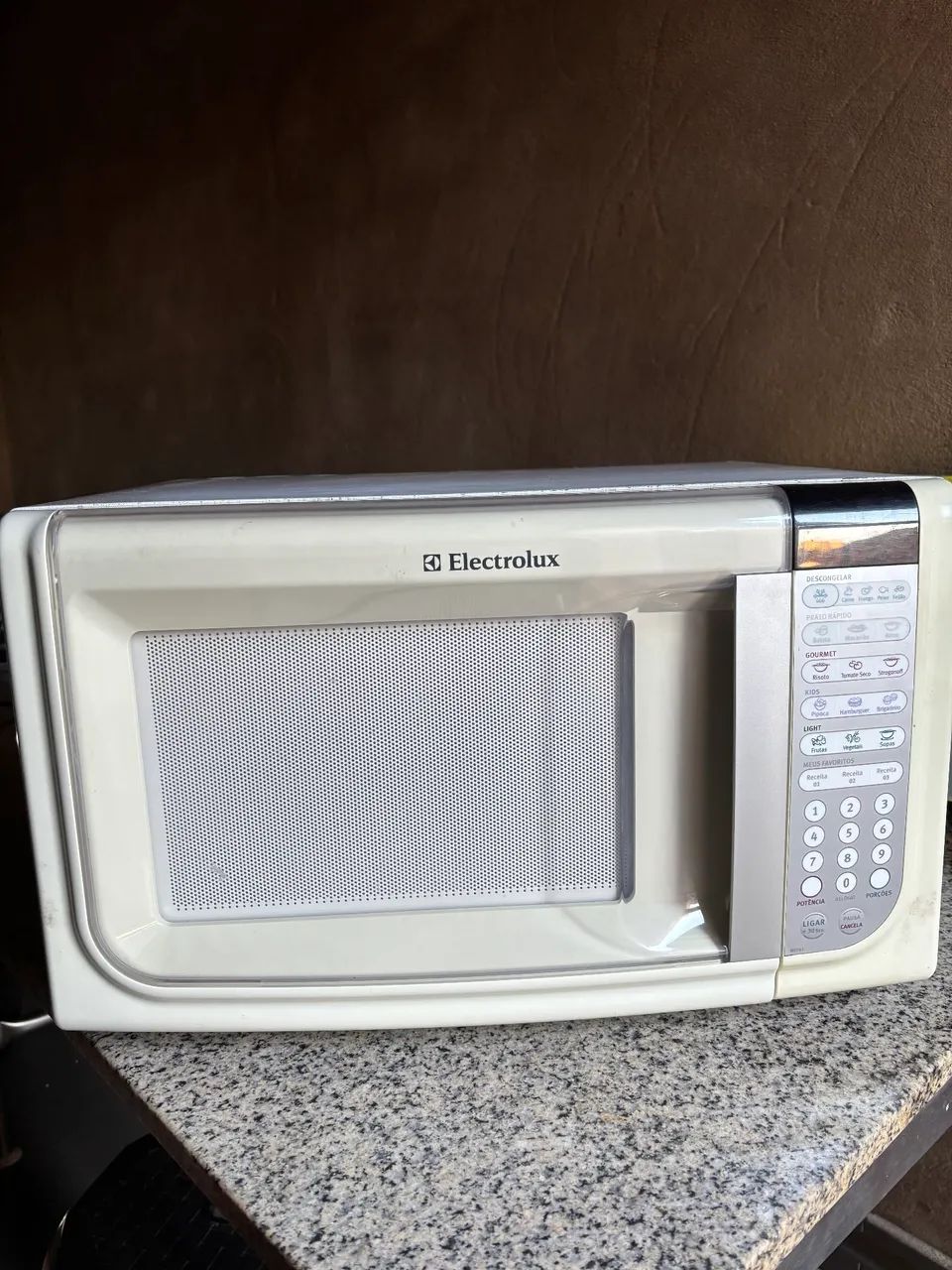 Microondas 220V Eletrolux 