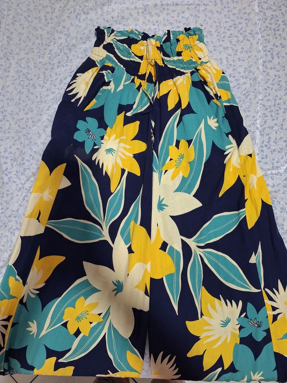 Calça pantalona florida  - Foto 2