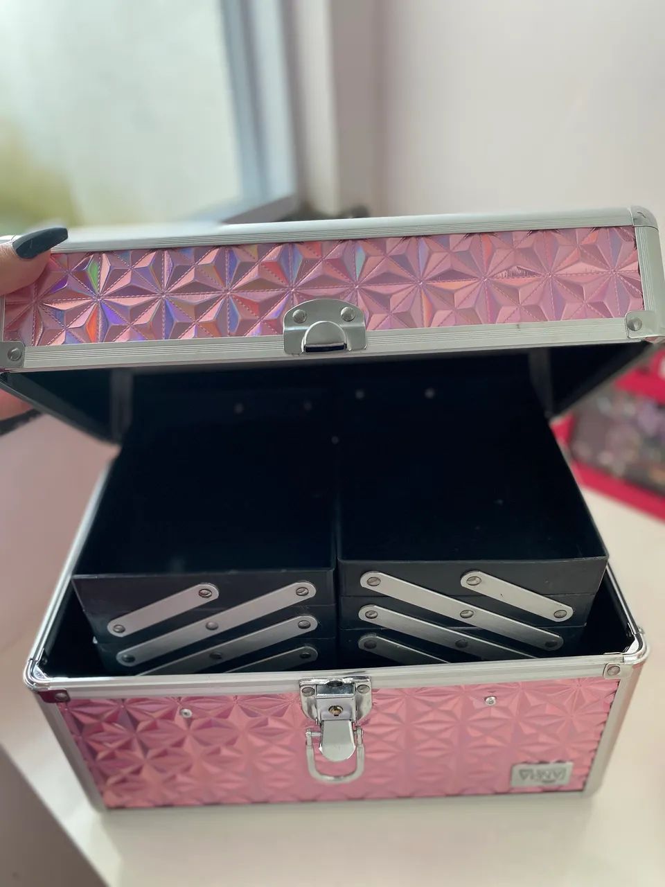 Vendo maleta de maquiagem semi nova - Foto 4
