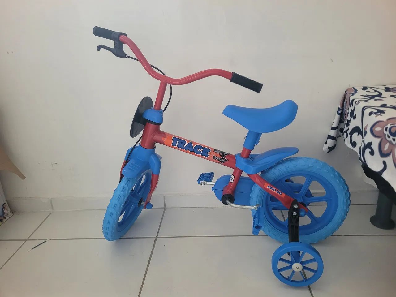 Bicicleta aro 12 nova  - Foto 3