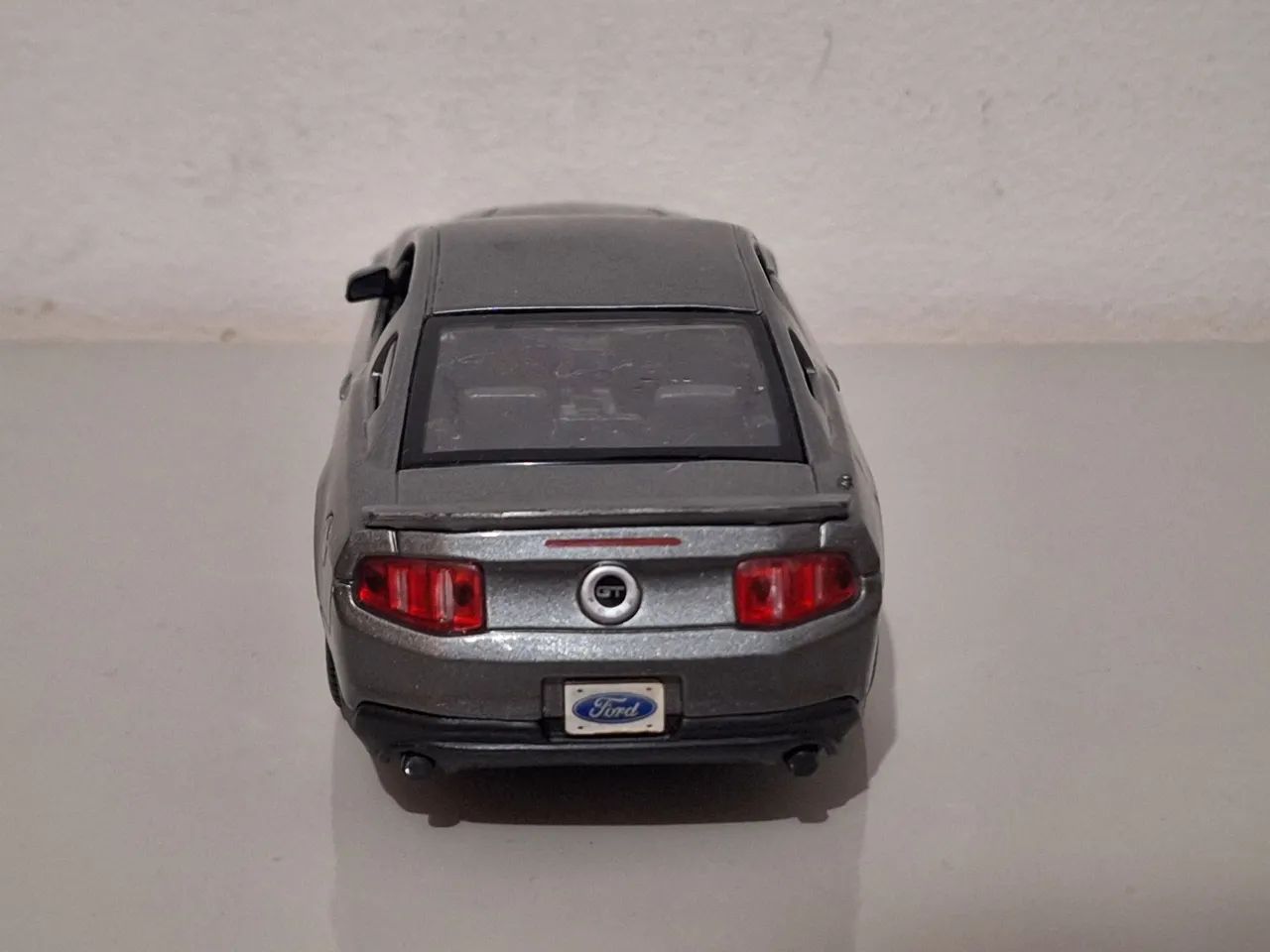 2011 Ford Mustang GT Escala 1/24 - Foto 4