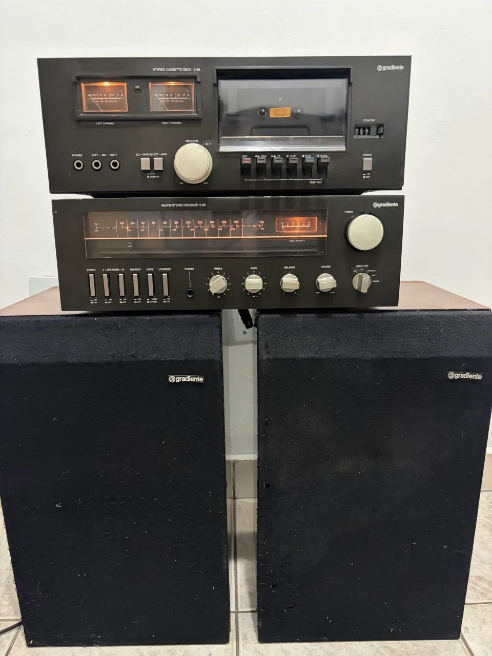 Aparelhos de som Gradiente Receiver e Deck modelo S96 com caixas de som originais 