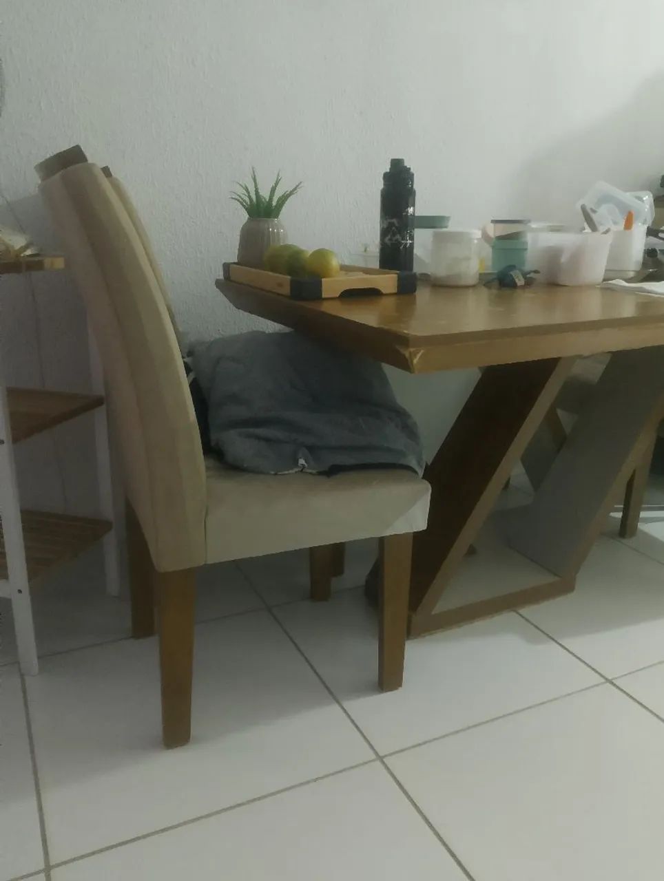 Vendo mesa marcas de uso