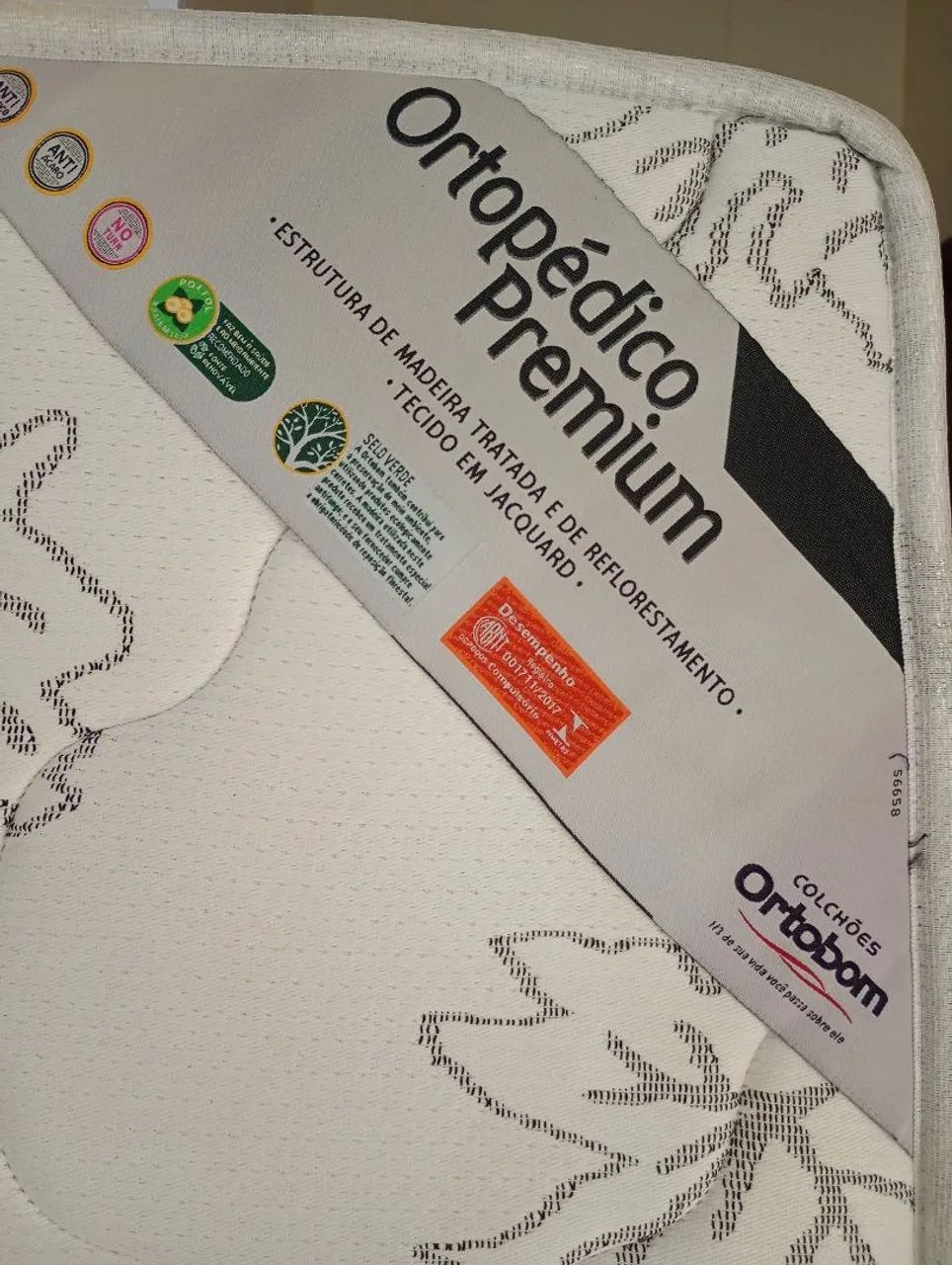 Colchão Ortobom casal ortopédico 