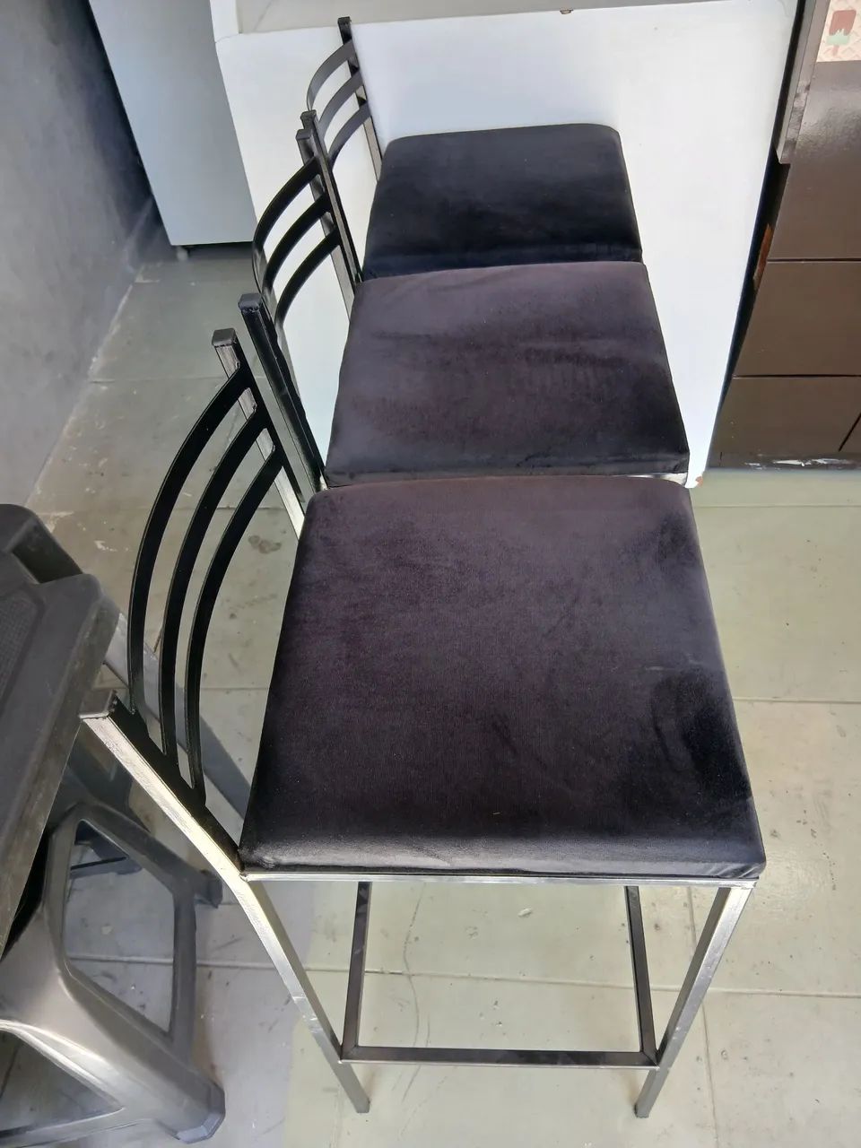 Vendo 3 banquetas - Foto 3