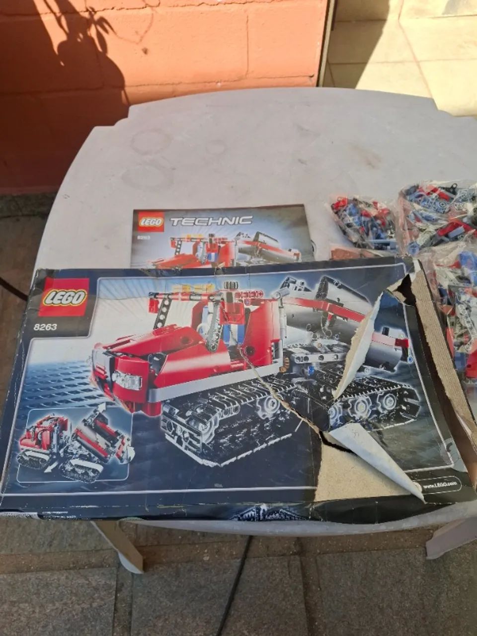 Tchnic 9-16 Lego 8263 Snow Groomer 590 peças, caixa encontra-se rasgada mais as peças estã - Foto 4