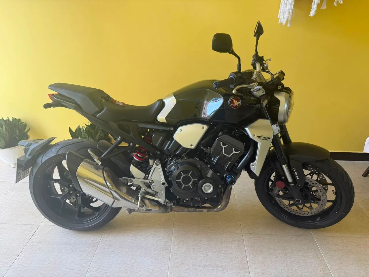 Vendo cb1000 2019 super nova!! Licencida 2026  - Foto 3