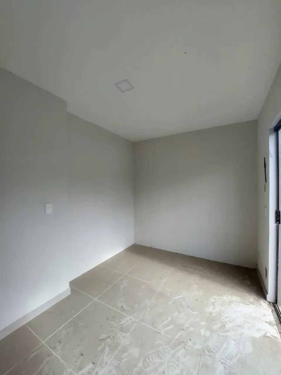 Loja com vitrine, centro de porto, perto da rotatória, com 2 quartos, 75m², 1 garagem, - Foto 3