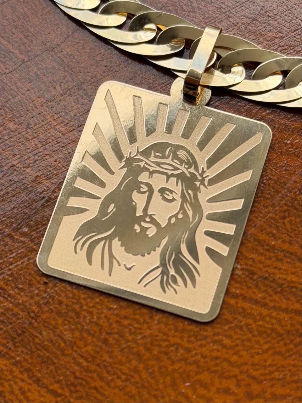 Pingente da face de Cristo - Ouro 18k