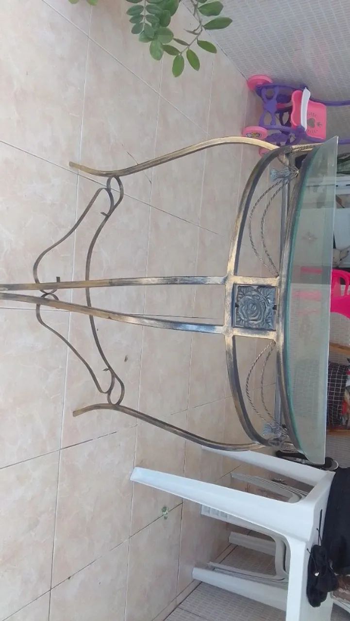 Vendo aparador de ferro com vidro - Foto 3