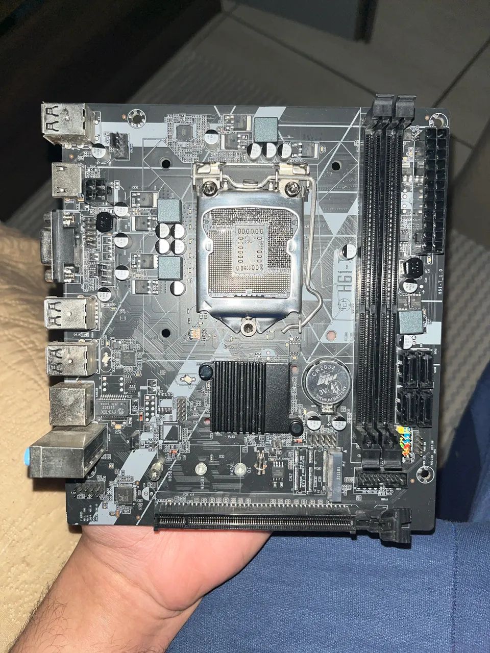 Placa mãe TGT-H61 