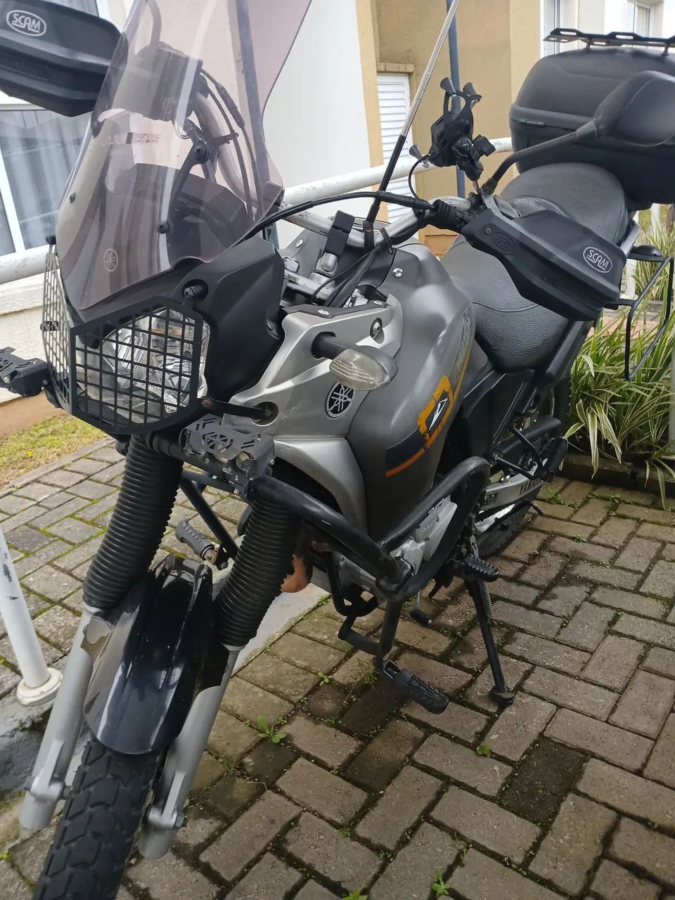 Vendo tenere super nova e equipada