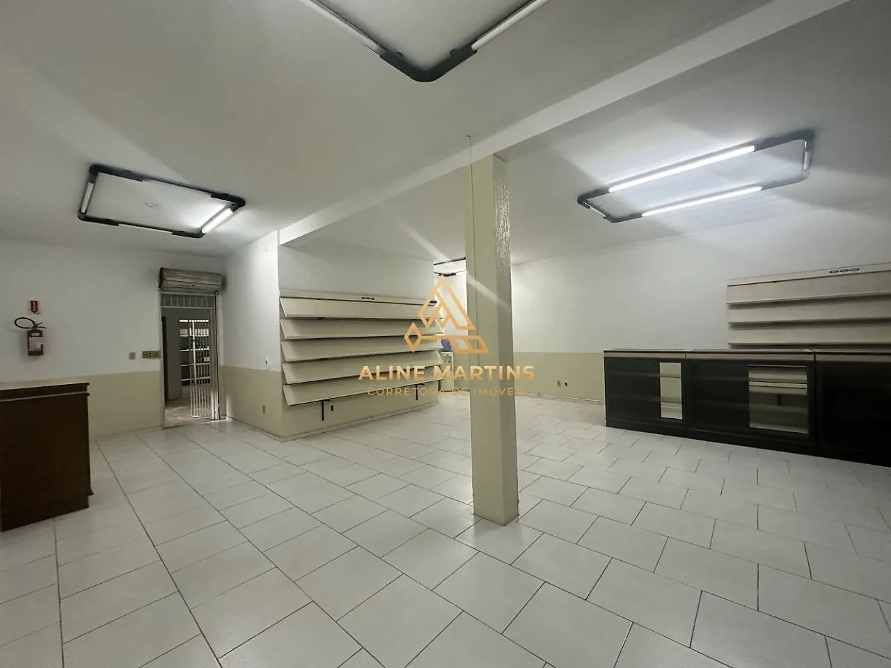 Galpão Comercial com 10 escritórios - Foto 2