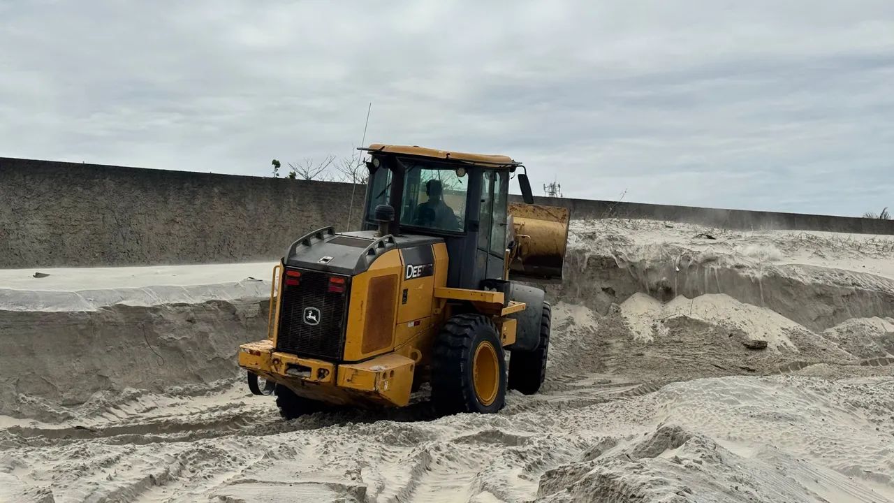 Pá carregadeira 524k Jonh Deere enchedeira muito boa 2015 - Foto 5