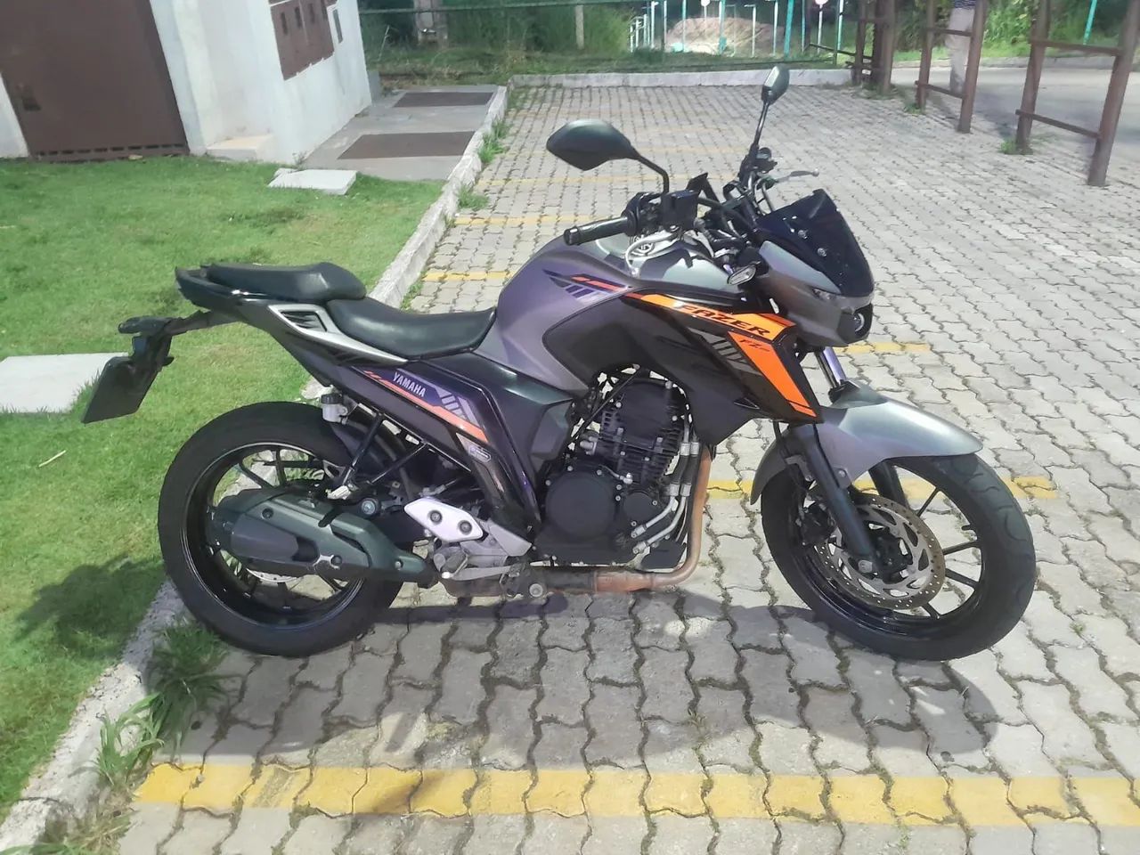 Fazer 250cc Em dias 