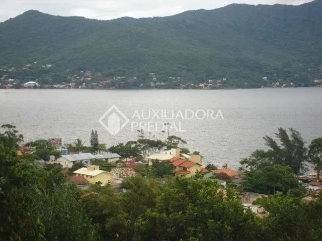 Terreno à Venda no Bairro Lagoa da Conceição com Área de 1370 m² disponíveis - Foto 2