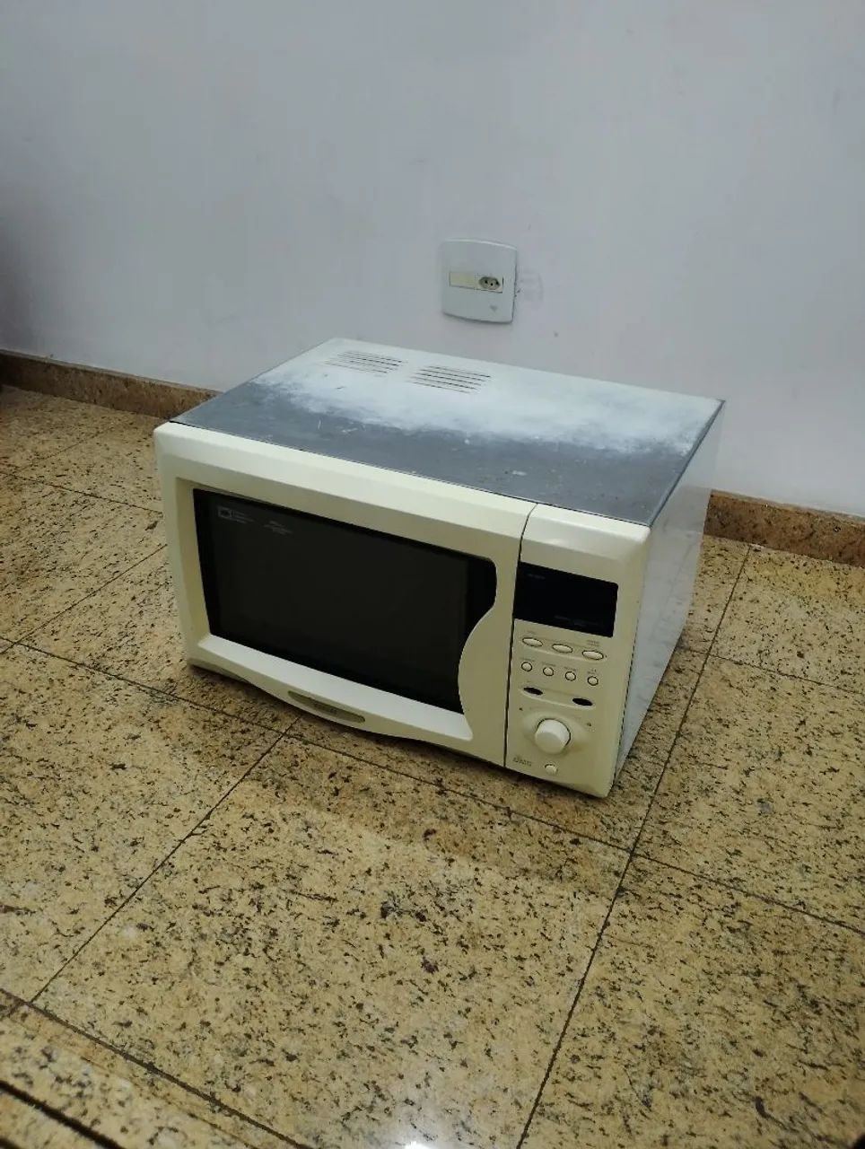 Microondas CCE 31 Litros