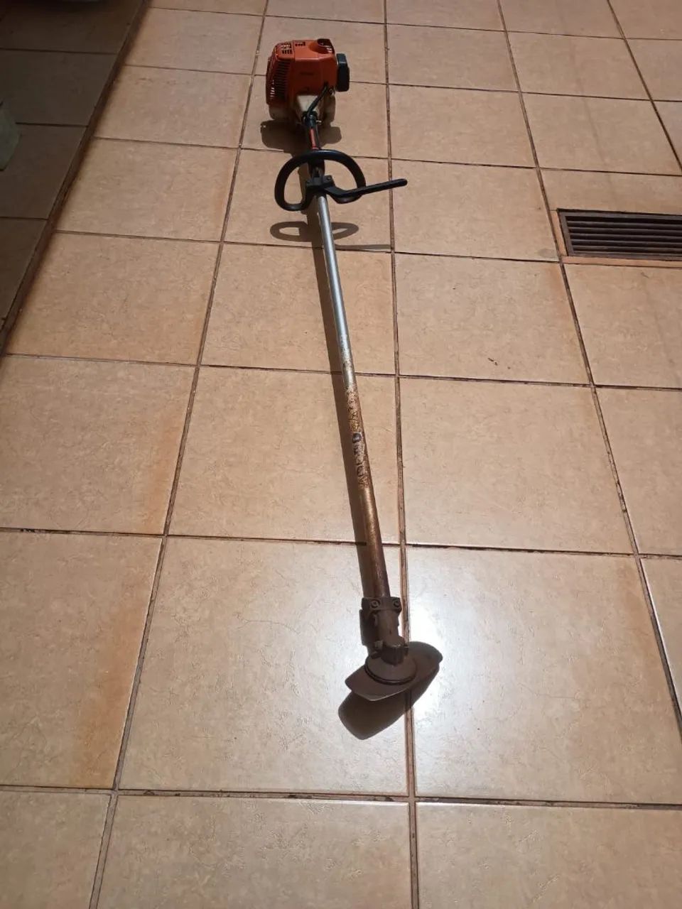 Roçadeiras , ponteira e serra