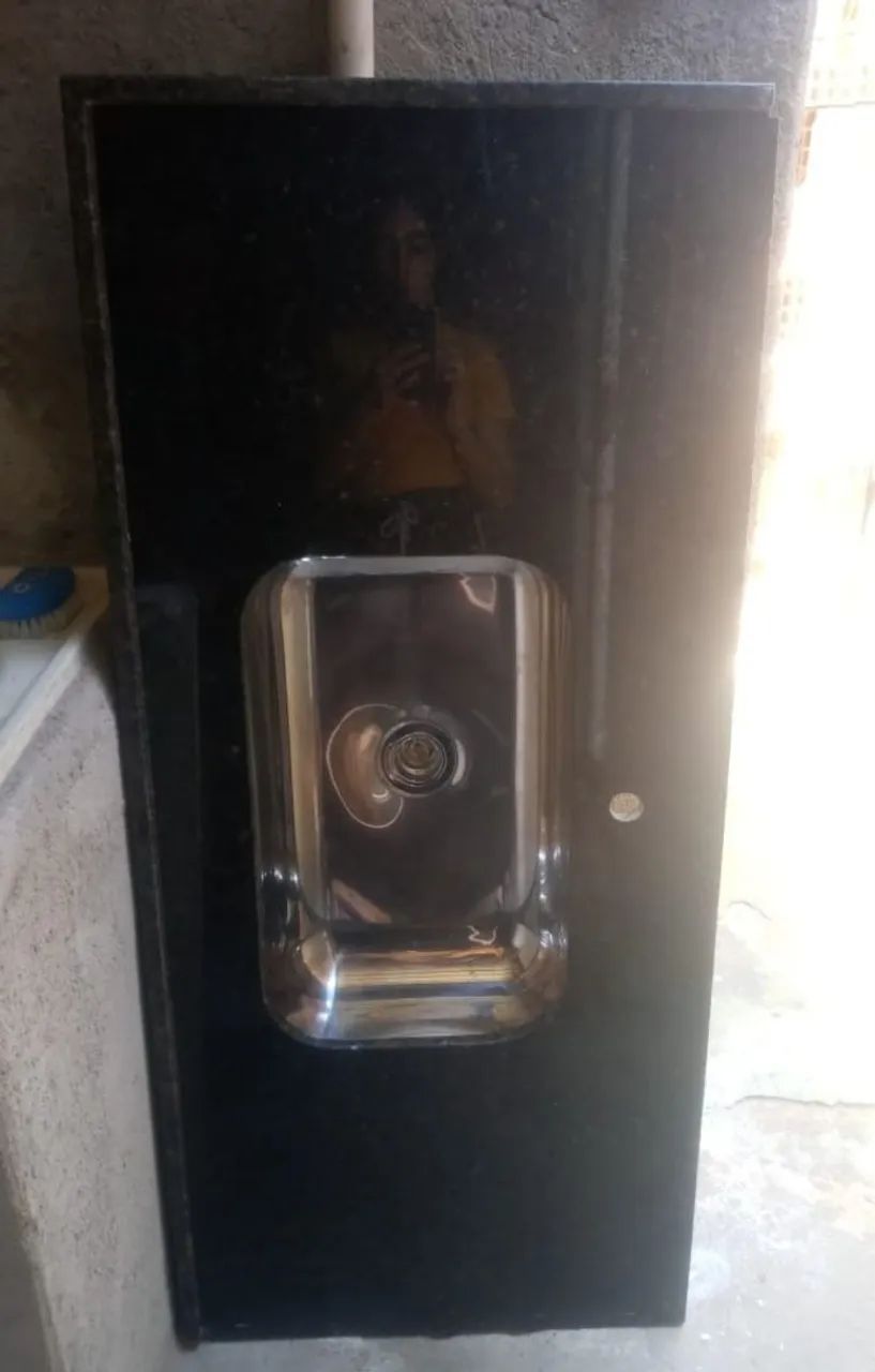 Pia de granito com Cuba em inox  - Foto 4