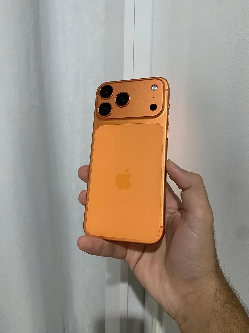 iPhone 14 Pro Max 128 gigas na carcaça do 17 pro Max. - Foto 4