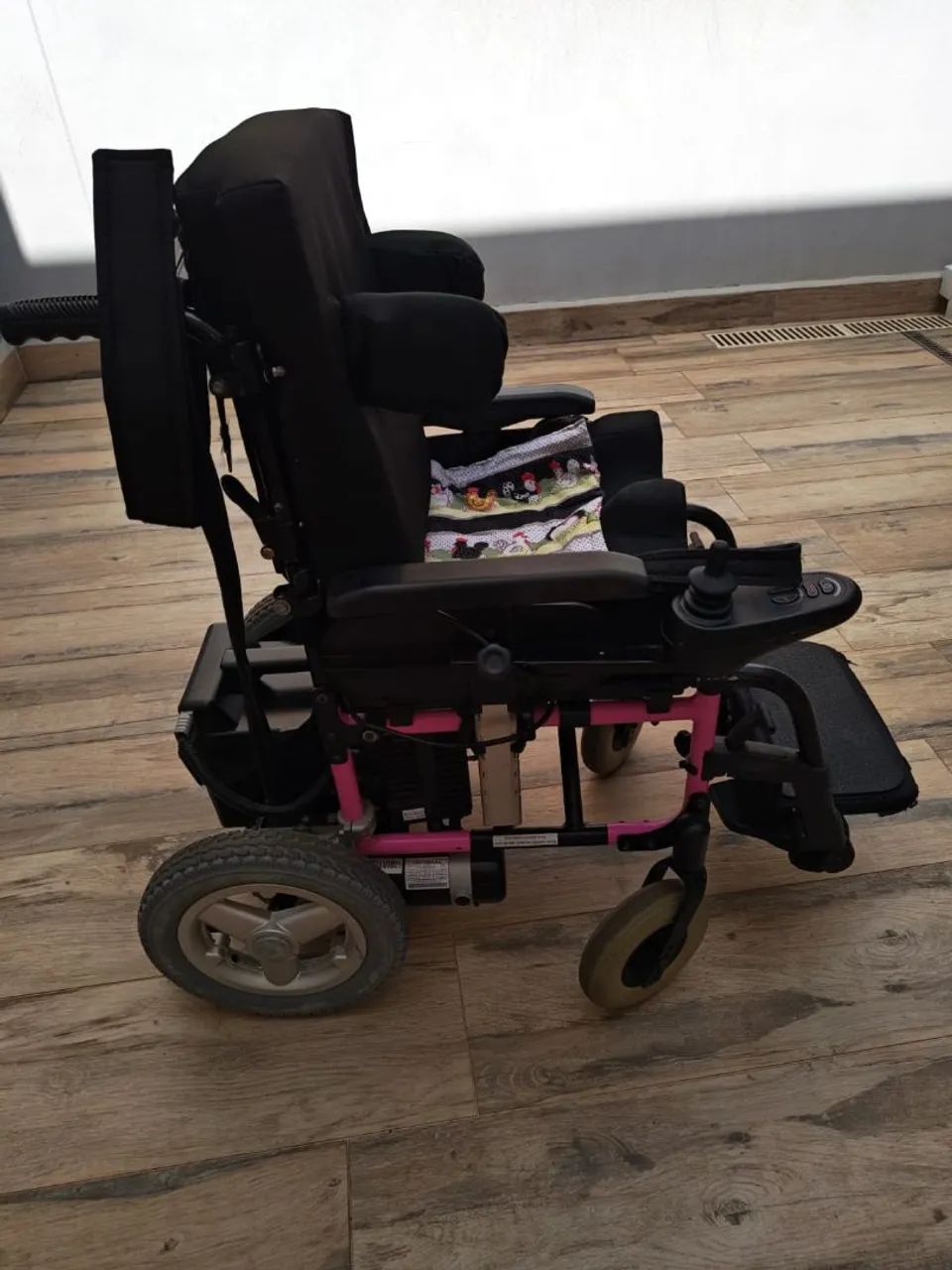 Cadeira de Rodas motorizada E4 - Ortobras<br>Fabricante: Ortobras - Foto 4