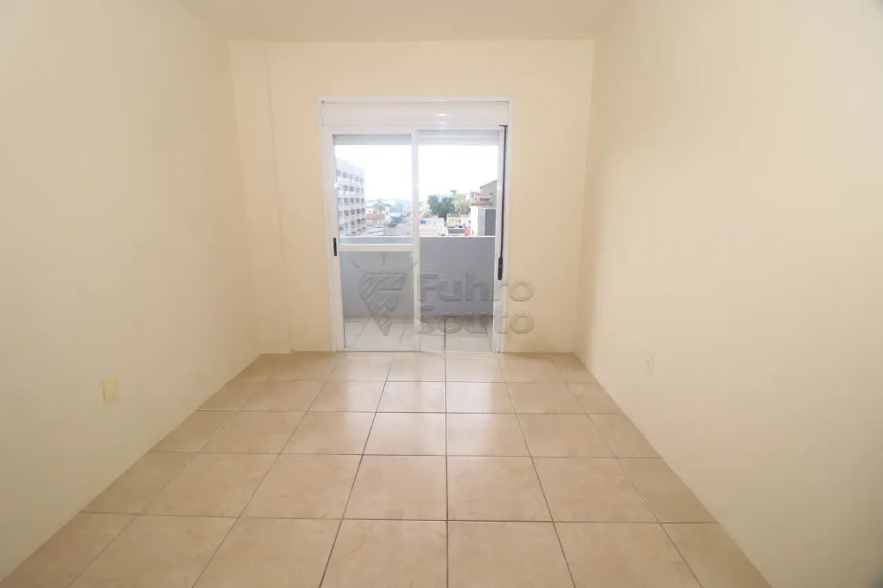 Apartamento de 1 dormitório com sacada e garagem