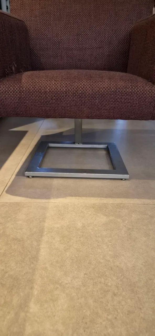 Poltrona com pe metalico - Foto 4