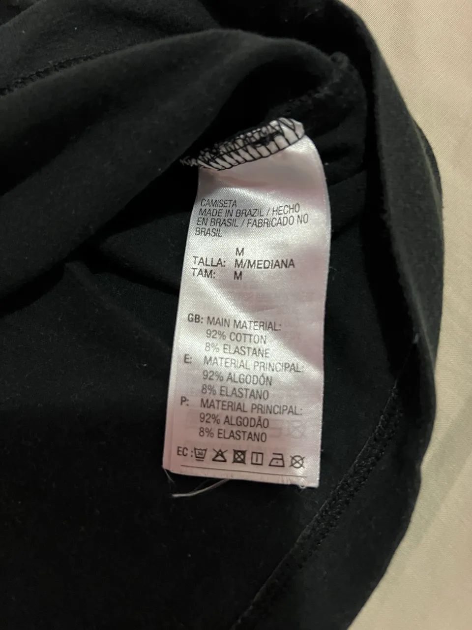 Camiseta Adidas Preta tem M  - Foto 3