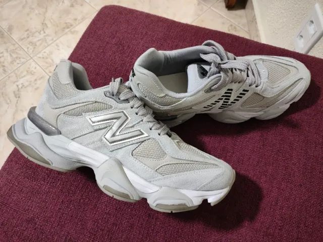 Tênis New Balance 9060 Nº 39 (IMPORTADO)