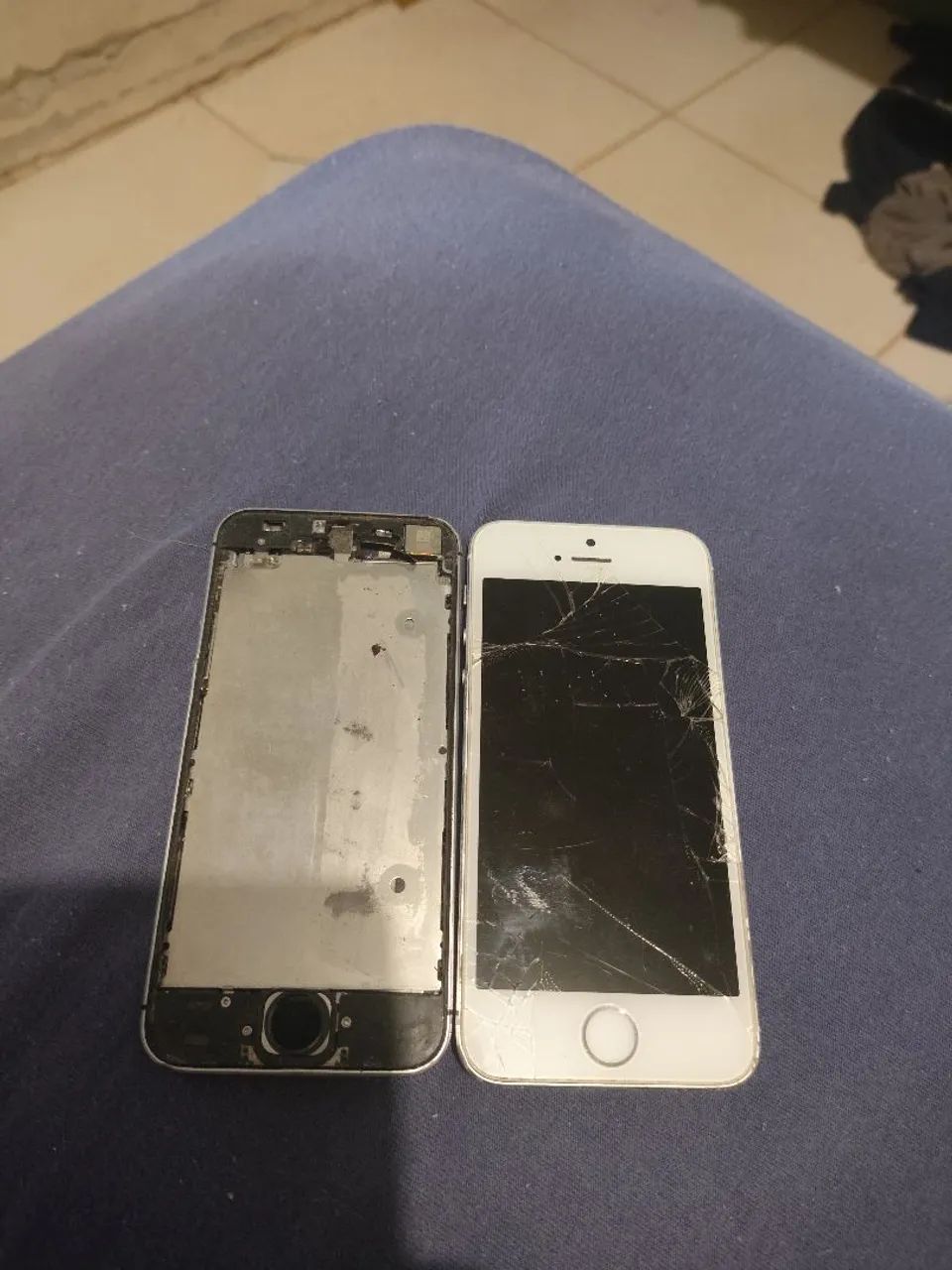 Dois iphones(se¹ e 5s) para peças.