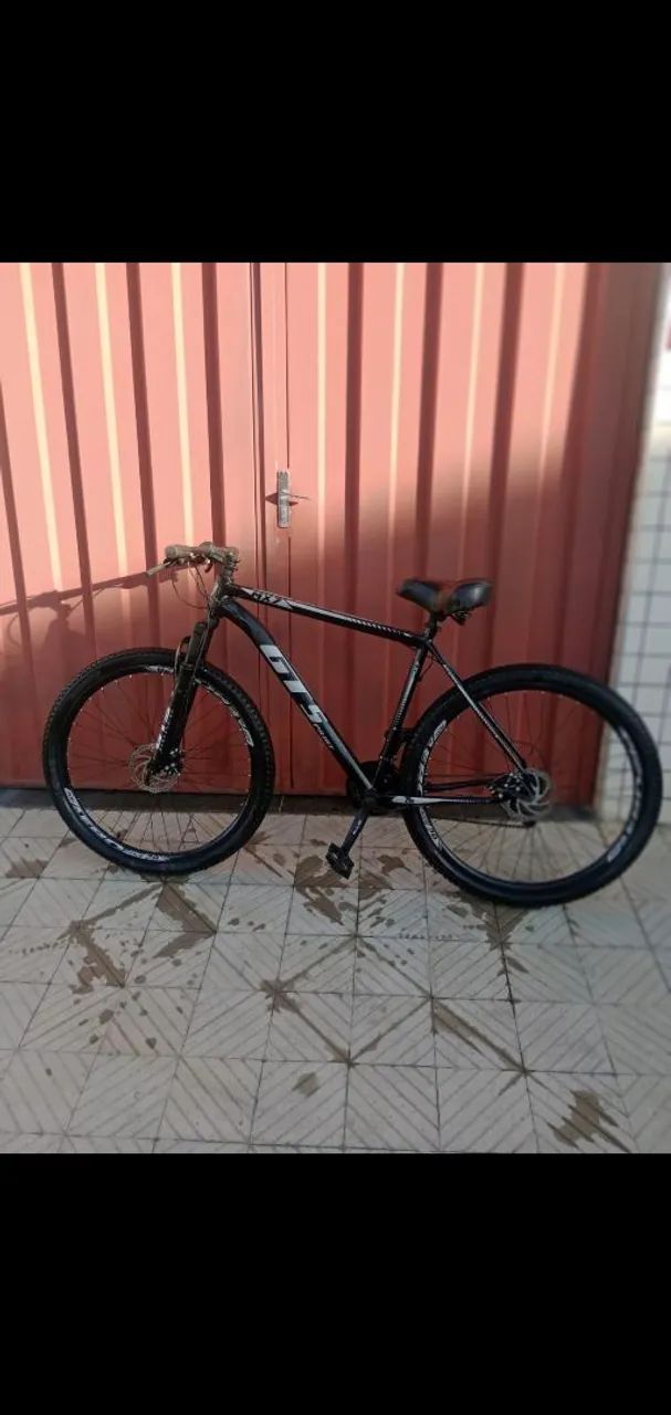 Bicicleta usada semi nova 