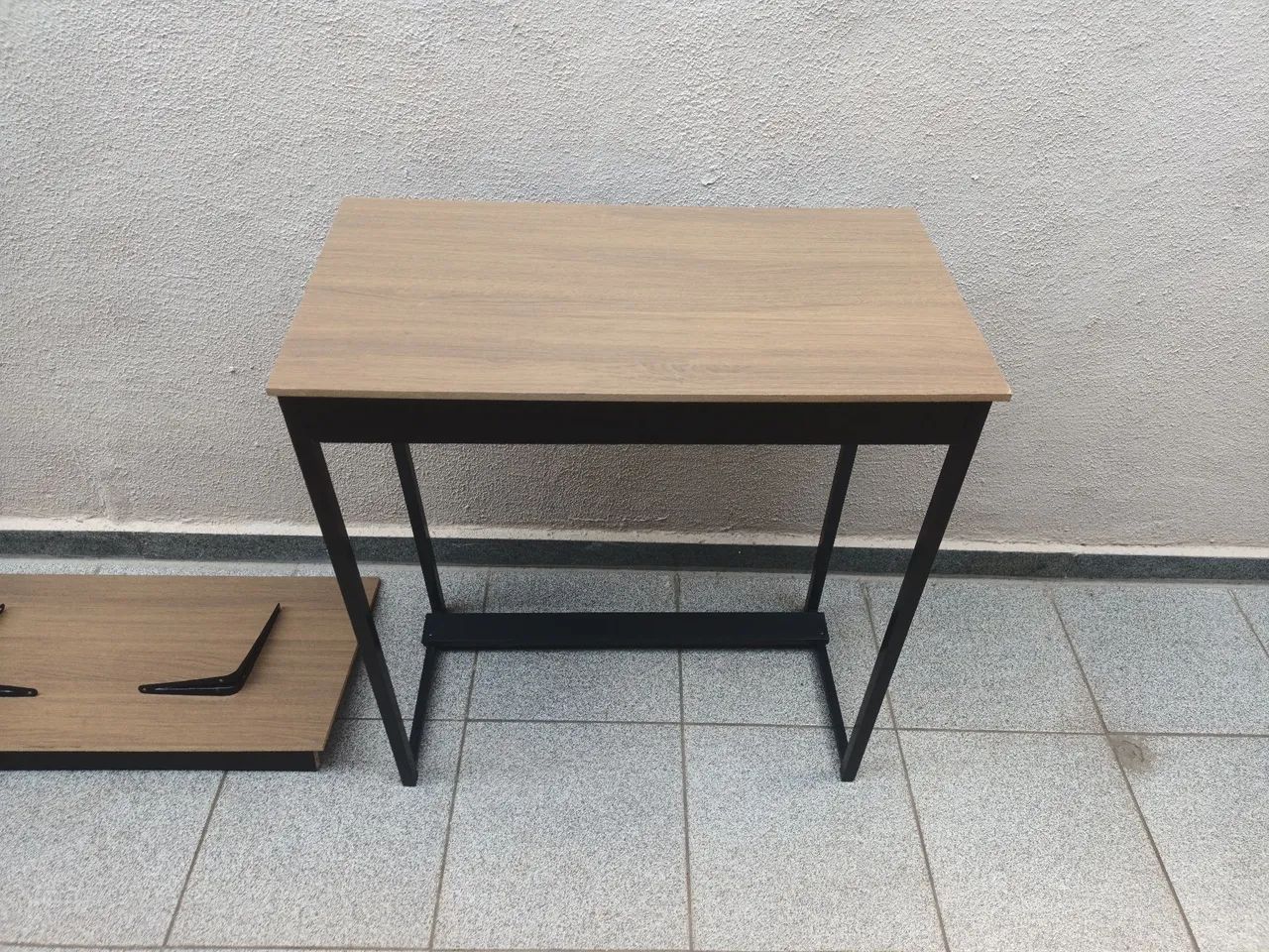 Mesa escrivaninha grátis prateleira - Foto 2