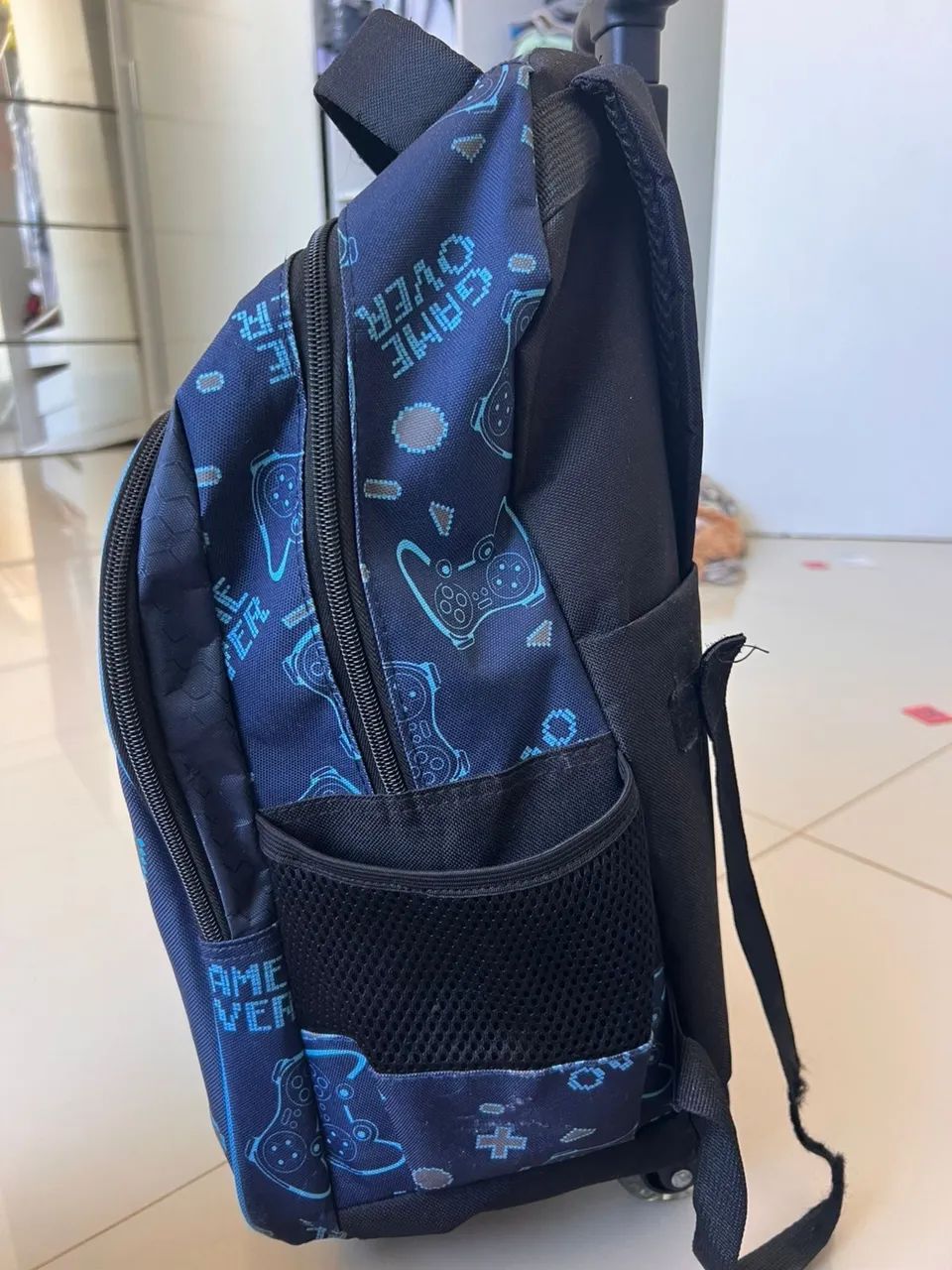 Mochila Sonic com carrinho e estojo  - Foto 3