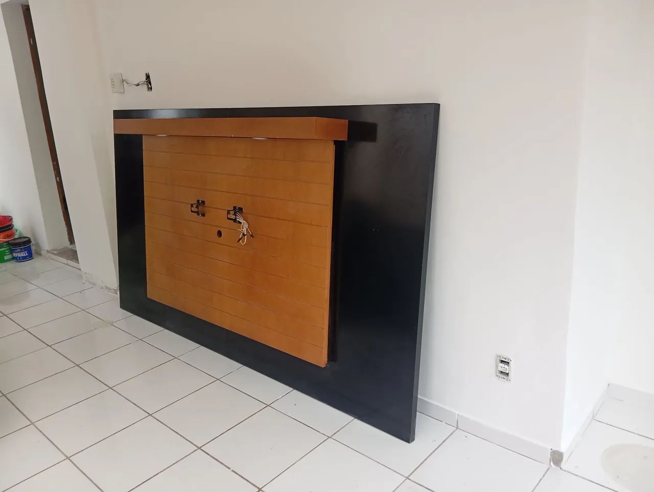 Hanging TV Panel418478879336058882