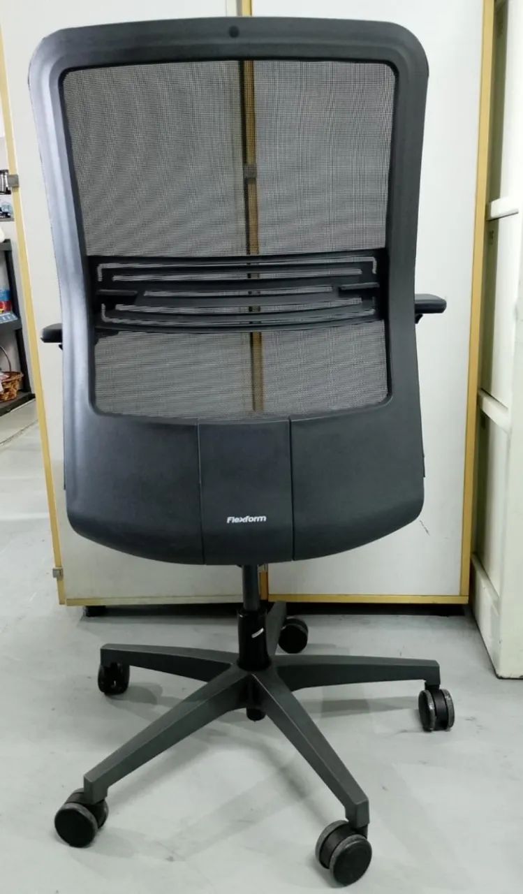 Cadeira de Escritório Flexform Tecton - Modelo Presidente  - Foto 4