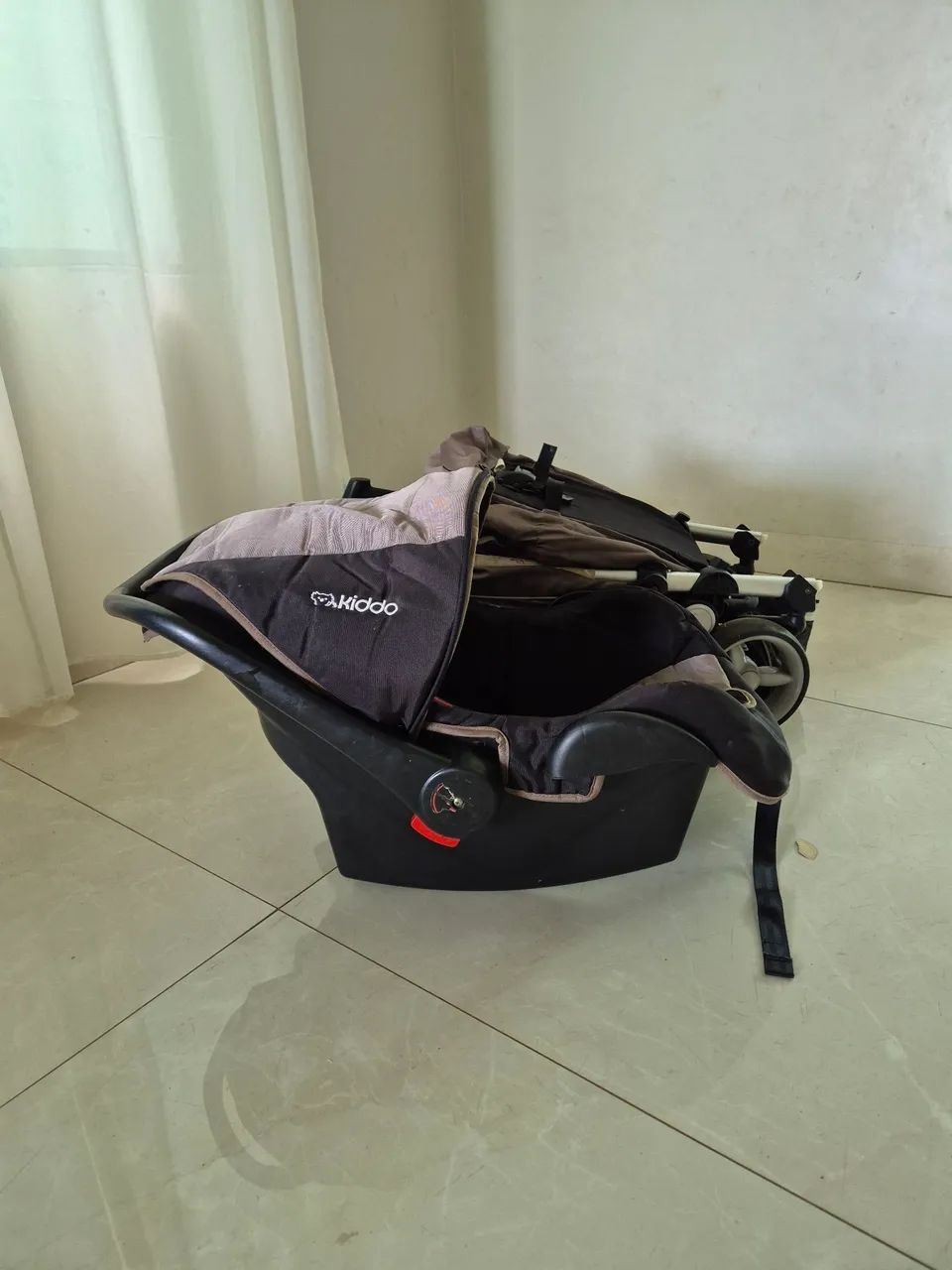 Carrinho Travel System + Bebê Conforto Kiddo Helios  - Foto 2
