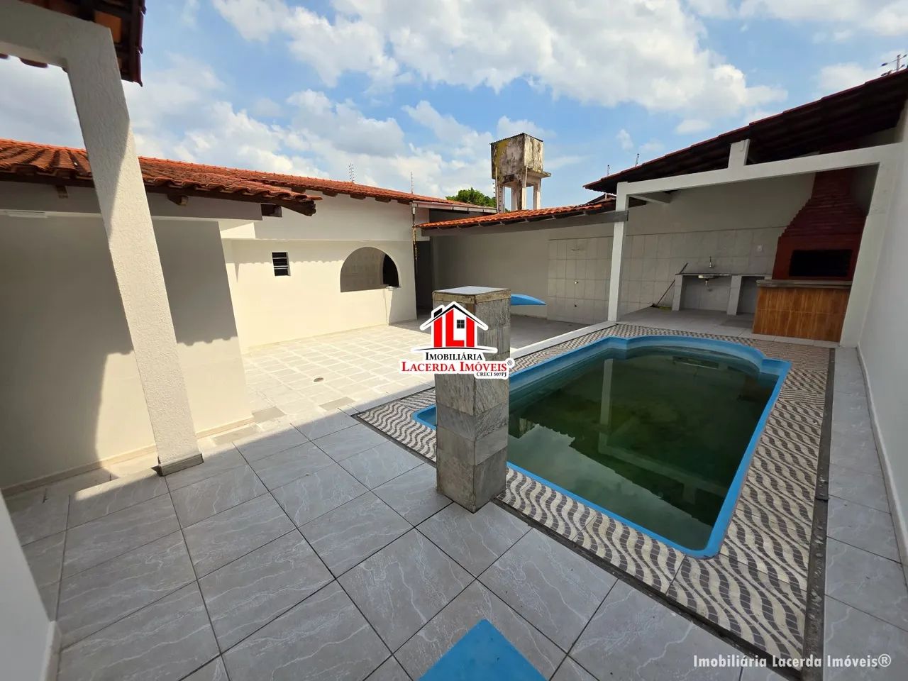 CASA NO CONJUNTO TIRADENTES - CASA 4 QUARTOS SENDO 2 SUÍTES, ESCRITÓRIO, PISCINA E ESPAÇO 