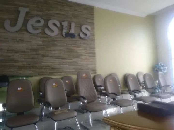 Poltronas para púlpito de igreja  - Foto 3
