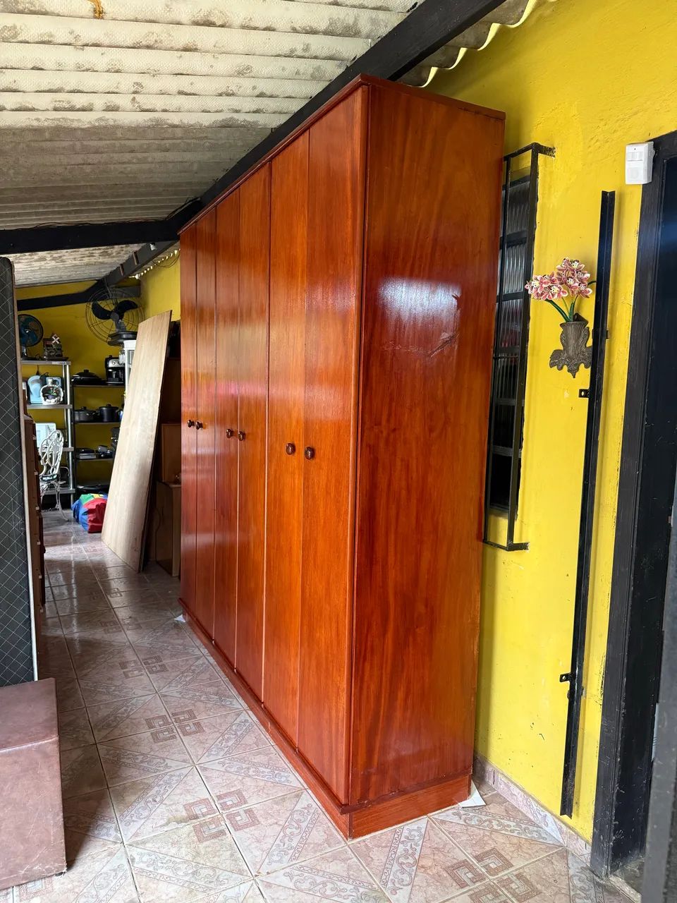Guarda roupa em madeira - Foto 2