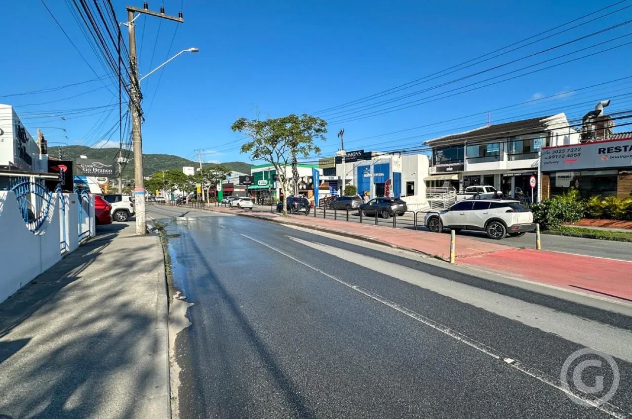 Studio mobiliado com garagem no bairro Santa Mônica - Foto 4