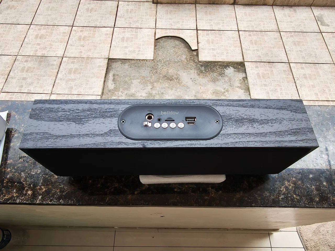 Caixa de som Bluetooth BETTDOWN EM MADEIRA TOP NOVA - Foto 2