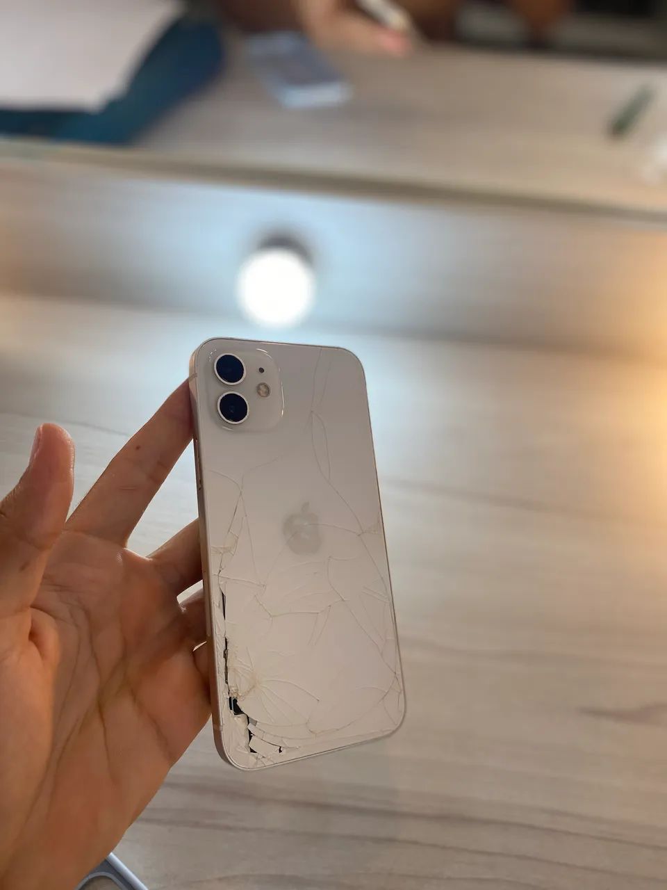 iPhone 12 branco traseira trincada - Foto 5