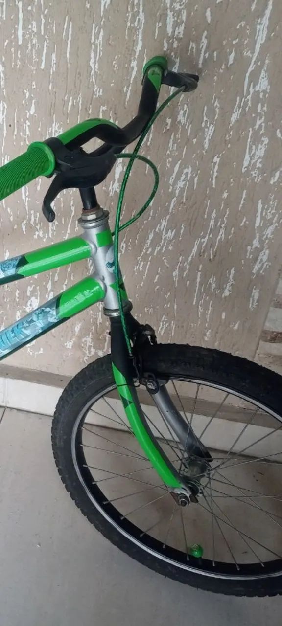 Bicicleta Hulk aro 20 em alumínio linda  - Foto 3