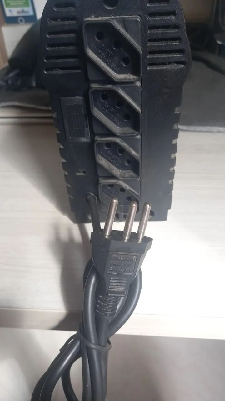 Estabilizador com defeito TS SHARA 300 VA usado. - Foto 4